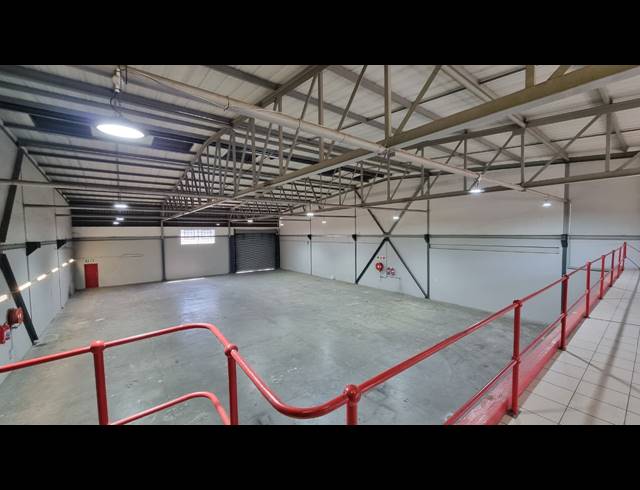 734M² WAREHOUSE TO LET IN JET PARK